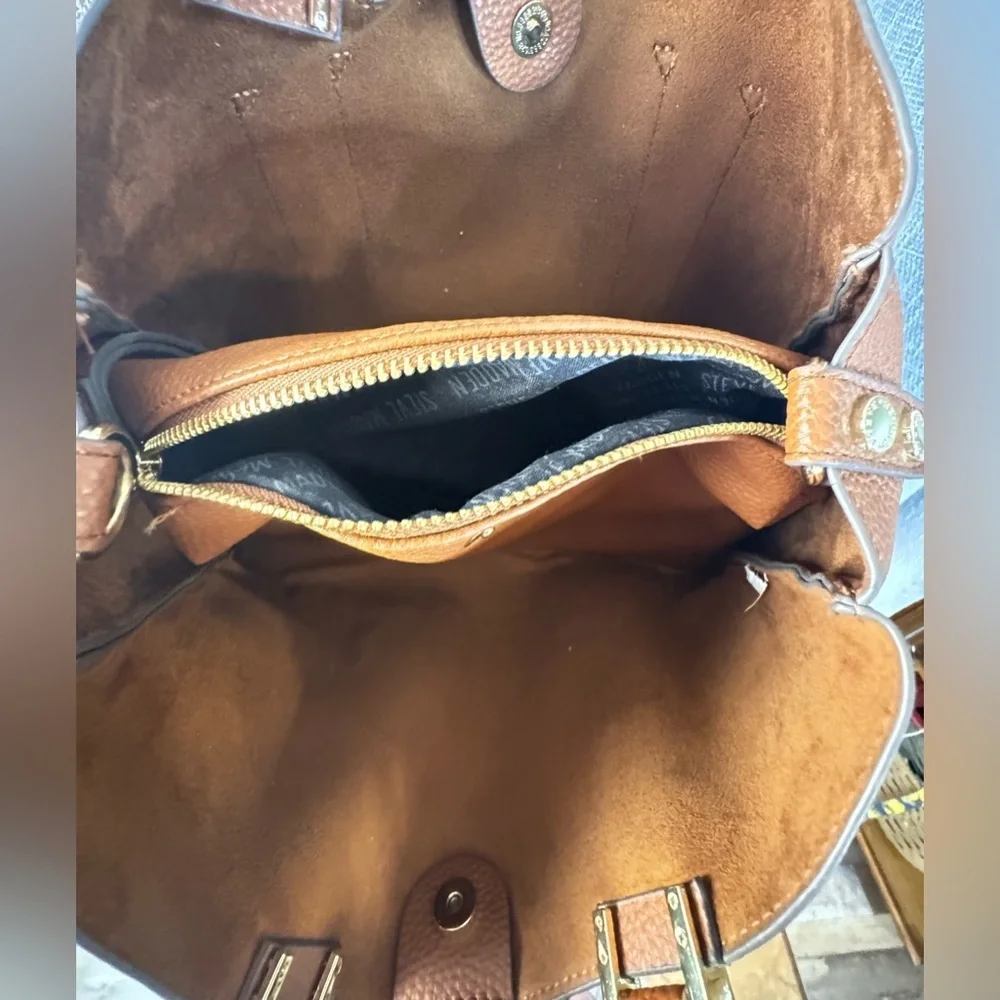 Steve Madden Tan Leather Purse with Gold Detail EUC - Picture 8 of 10